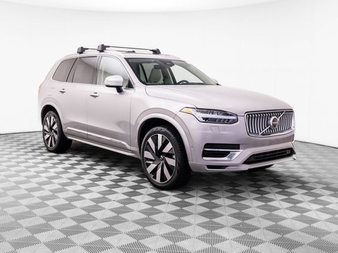 Used 2024 Volvo XC90 T8 Ultimate w/ Lounge Package AWD/4WD image 7