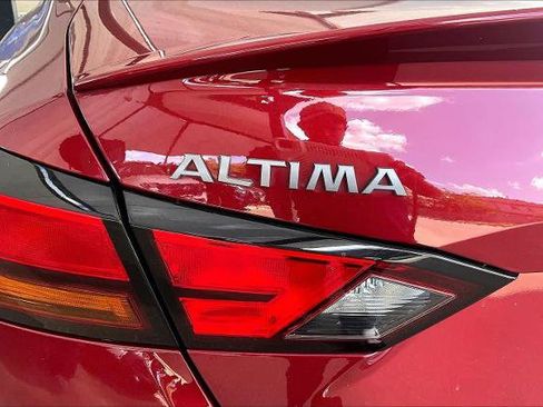 Certified 2024 Nissan Altima 2.5 SL FWD image 10