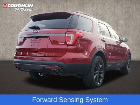 Used 2017 Ford Explorer XLT w/ Equipment Group 202A image 10