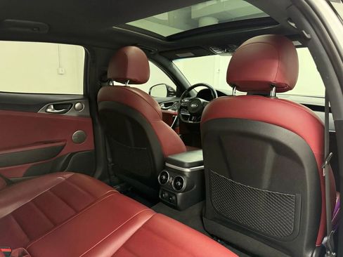 Used 2019 Kia Stinger GT2 image 15