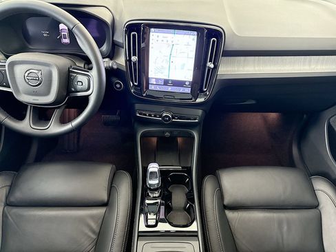 Used 2023 Volvo XC40 B5 Ultimate AWD/4WD image 14