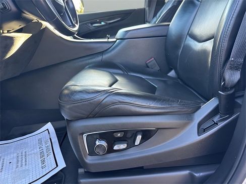 Used 2016 Cadillac Escalade Platinum image 17