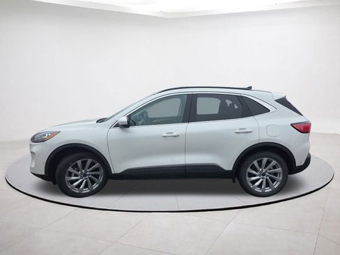 Used 2022 Ford Escape Titanium w/ Titanium Elite Package image 4