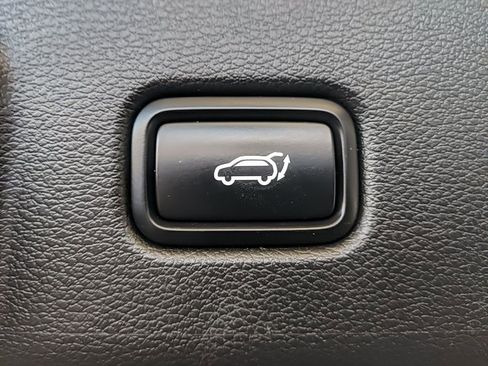 Used 2022 Kia Telluride SX w/ SX Prestige Package image 9