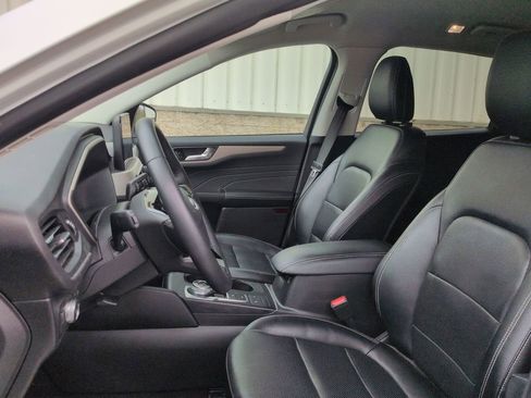 Used 2022 Ford Escape SEL w/ Technology Package AWD/4WD image 12
