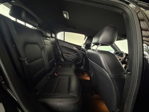 Used 2019 Mercedes-Benz GLA 250 image 11