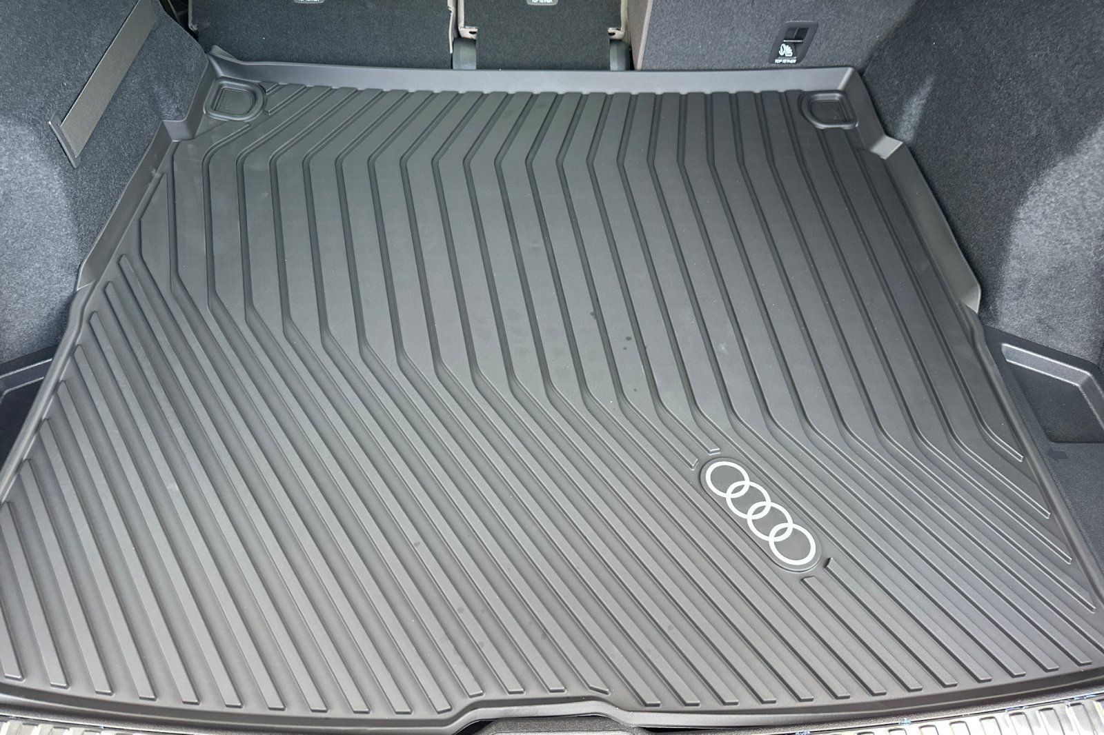 Used 2025 Audi Q5 Premium w/ Convenience Package AWD/4WD image 14