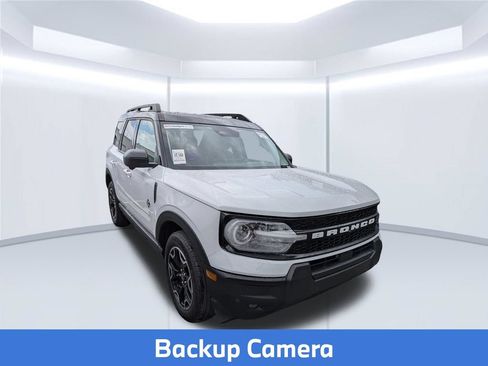 Used 2025 Ford Bronco Sport Outer Banks w/ Outer Banks Tech Package+ AWD/4WD image 3