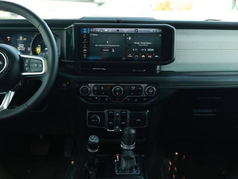 Used 2025 Jeep Wrangler Unlimited Sahara w/ Safety Group image 27