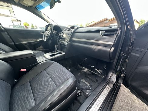 Used 2012 Toyota Camry SE FWD image 30