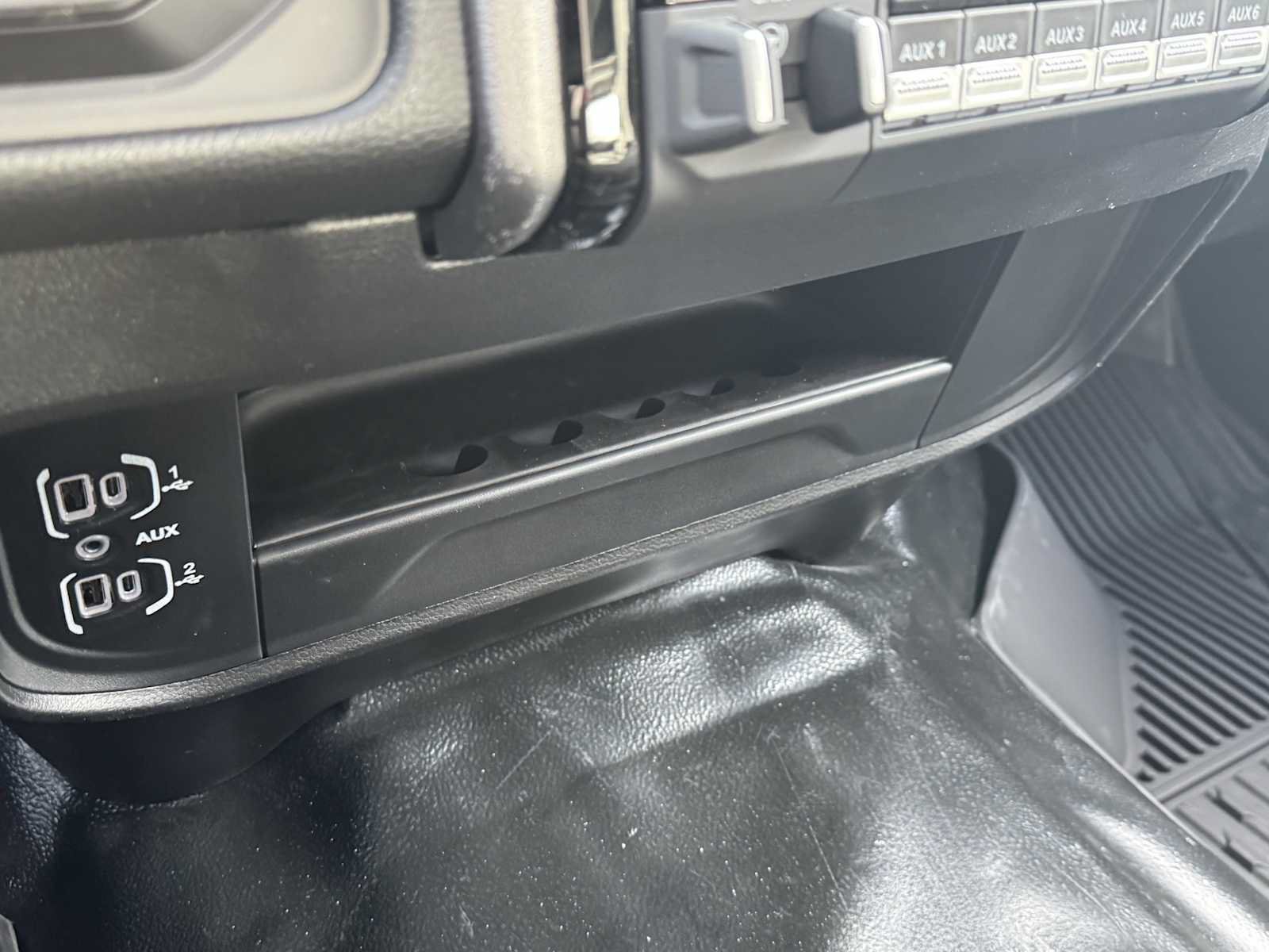 New 2026 RAM 3500 Big Horn AWD/4WD image 16