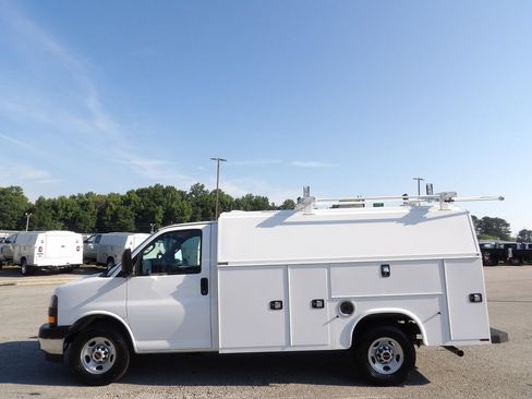 Used 2021 GMC Savana 3500 w/ Power Convenience Package RWD image 67