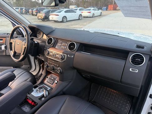 Used 2016 Land Rover LR4 HSE Silver Edition image 32