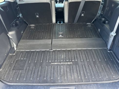 Used 2021 Toyota Highlander Platinum AWD/4WD image 25