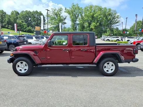 Used 2022 Jeep Gladiator Sport AWD/4WD image 9