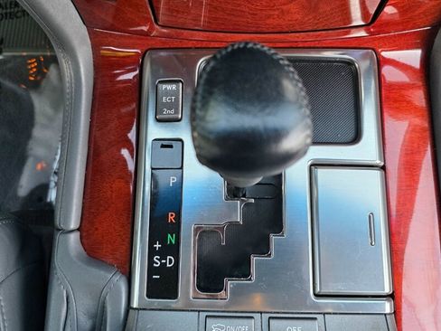 Used 2009 Lexus LX 570 4WD image 40