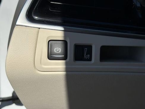 Certified 2023 Cadillac XT6 Premium Luxury FWD image 36