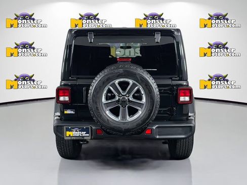 Used 2021 Jeep Wrangler Unlimited Sahara w/ Dual Top Group image 6