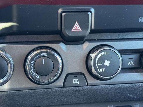 Used 2020 Toyota Tacoma TRD Off-Road w/ Technology Package image 6