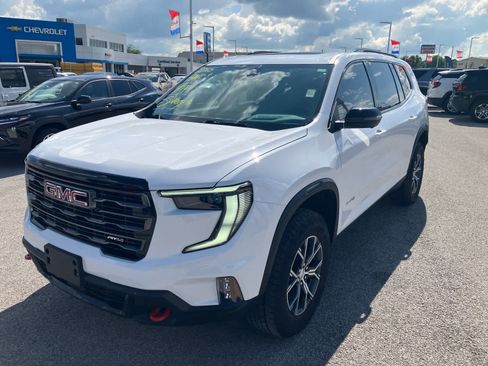 Used 2025 GMC Acadia AT4 w/ Luxury Package AWD/4WD image 3