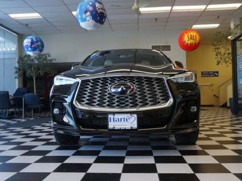 Used 2023 INFINITI QX55 Essential image 3