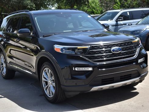 Certified 2023 Ford Explorer XLT w/ Equipment Group 202A AWD/4WD image 4