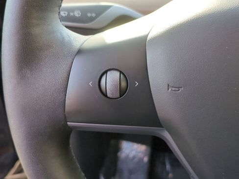 Used 2024 Tesla Model Y Long Range image 8