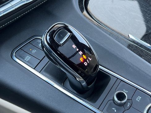 Used 2023 Cadillac Escalade Premium Luxury w/ Performance Package image 34