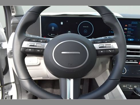 Used 2025 Hyundai Tucson SEL FWD image 21