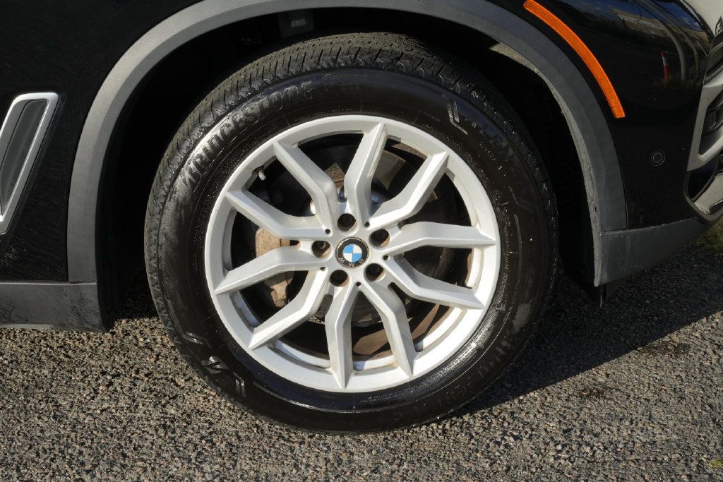 Used 2023 BMW X5 xDrive40i w/ Premium Package AWD/4WD image 10
