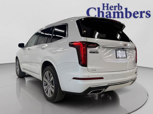 Certified 2024 Cadillac XT6 Premium Luxury image 3