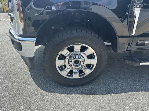 Used 2024 Ford F350 Lariat w/ Chrome Package image 19