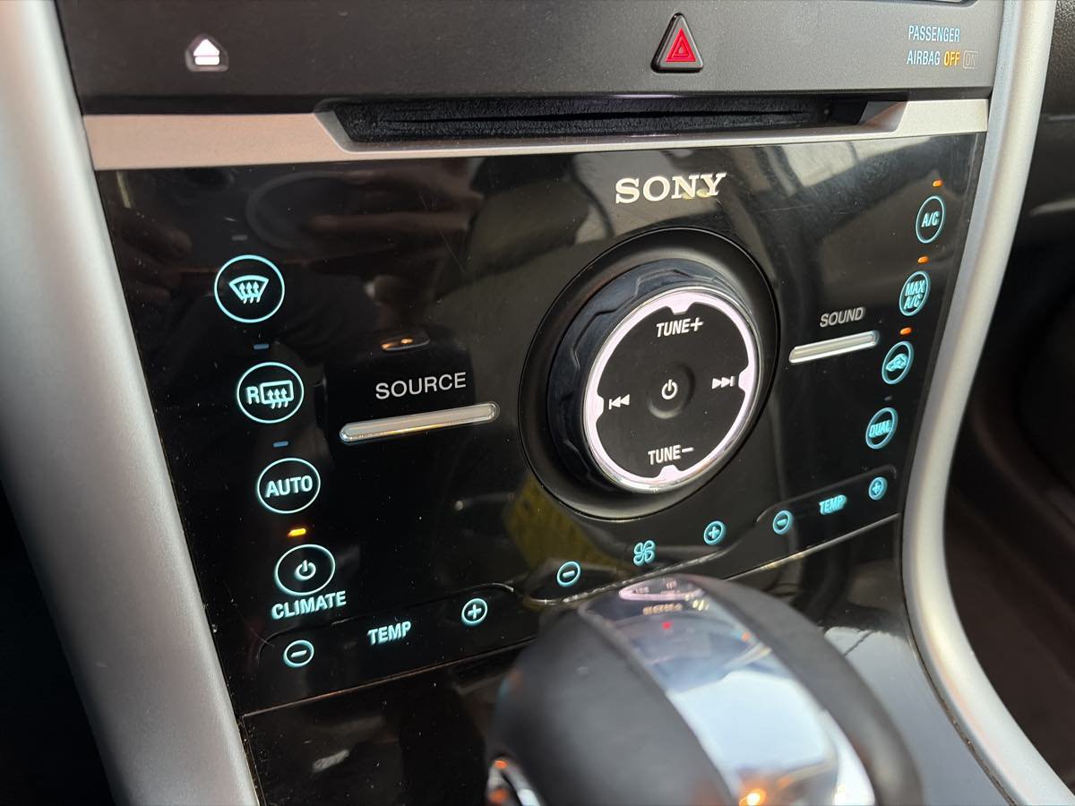 Used 2013 Ford Edge Limited FWD image 40