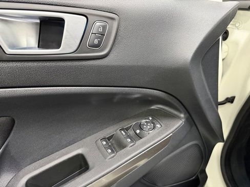 Used 2019 Ford EcoSport SE w/ SE Convenience Package image 19