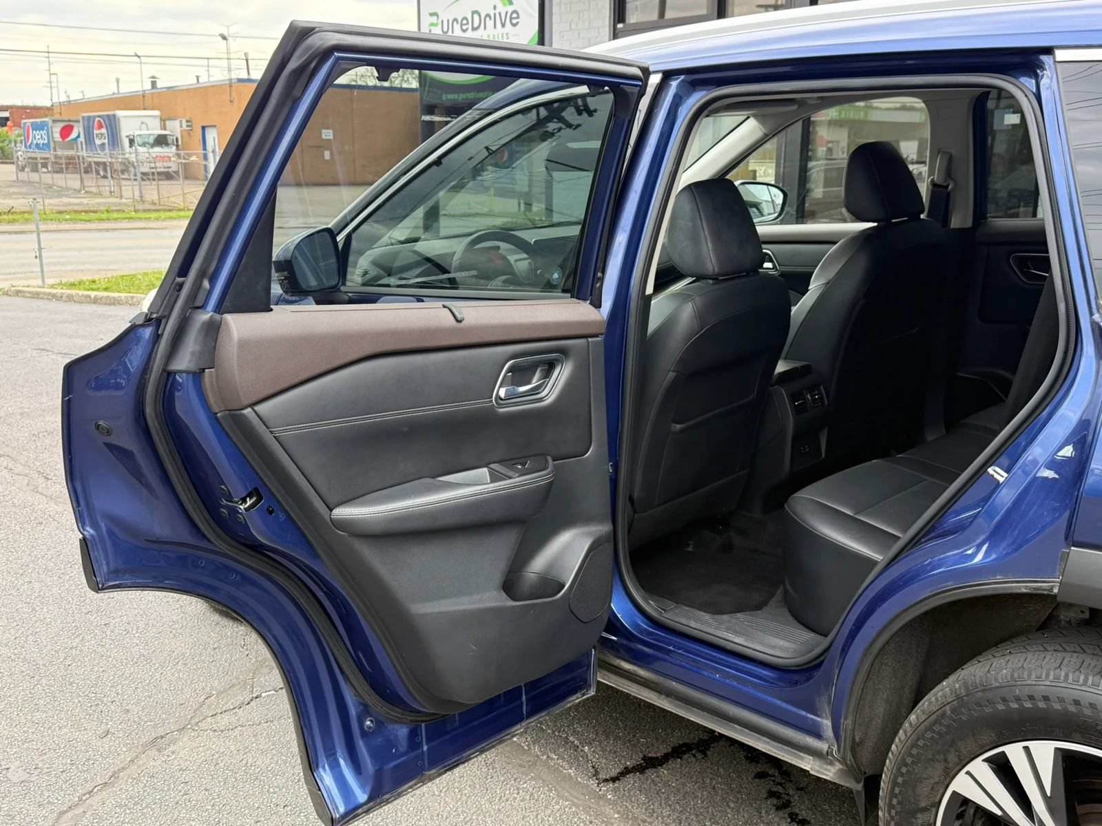 Used 2021 Nissan Rogue SV w/ Premium Package AWD/4WD image 22