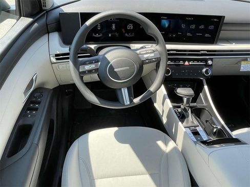 New 2026 Hyundai Tucson SEL image 13