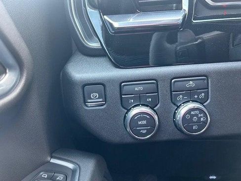 New 2026 GMC Sierra 1500 Elevation image 15