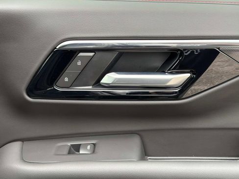 New 2026 Chevrolet Suburban RST AWD/4WD image 44