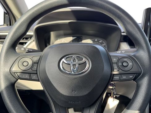 Used 2024 Toyota Corolla Cross L image 15