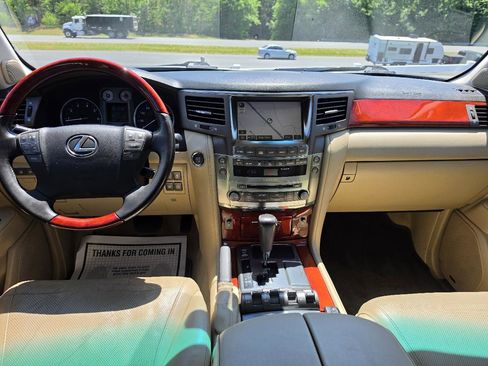 Used 2009 Lexus LX 570 4WD image 10