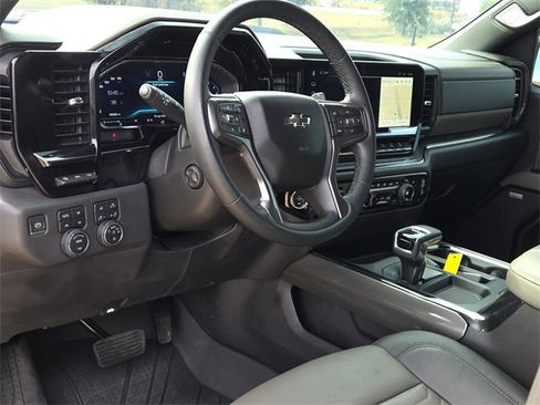 Used 2023 Chevrolet Silverado 1500 ZR2 w/ Technology Package image 18