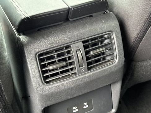 Used 2025 Nissan Rogue SV FWD image 43