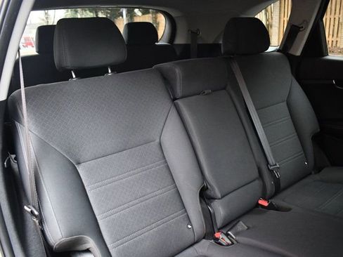 Used 2020 Kia Sorento LX image 27