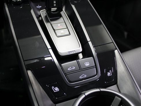 Certified 2024 Porsche 911 Carrera 4 GTS image 30