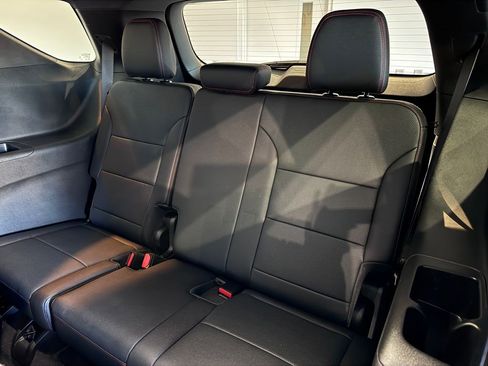 Certified 2025 Chevrolet Traverse Z71 image 10