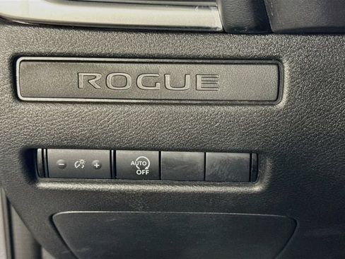 Used 2024 Nissan Rogue S AWD/4WD image 10