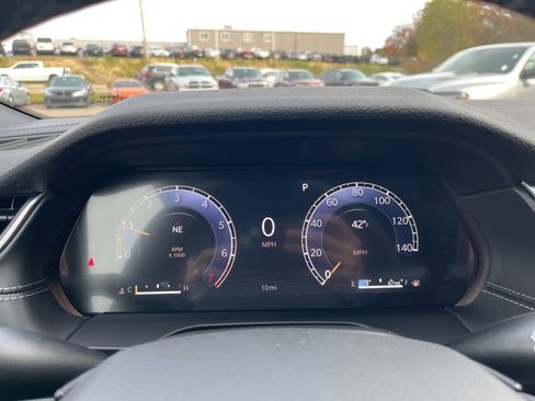 New 2025 Jeep Grand Cherokee Altitude image 21