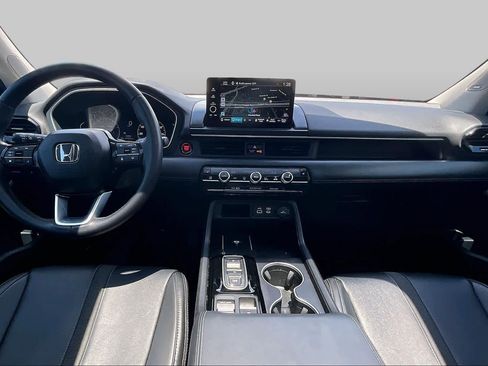 Used 2024 Honda Pilot Touring image 15