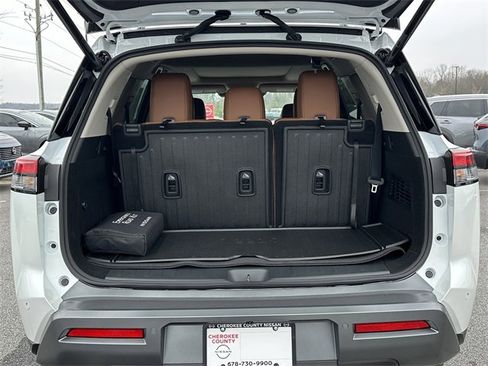 New 2026 Nissan Pathfinder Platinum image 13
