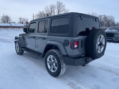 Used 2022 Jeep Wrangler Unlimited Sahara image 2